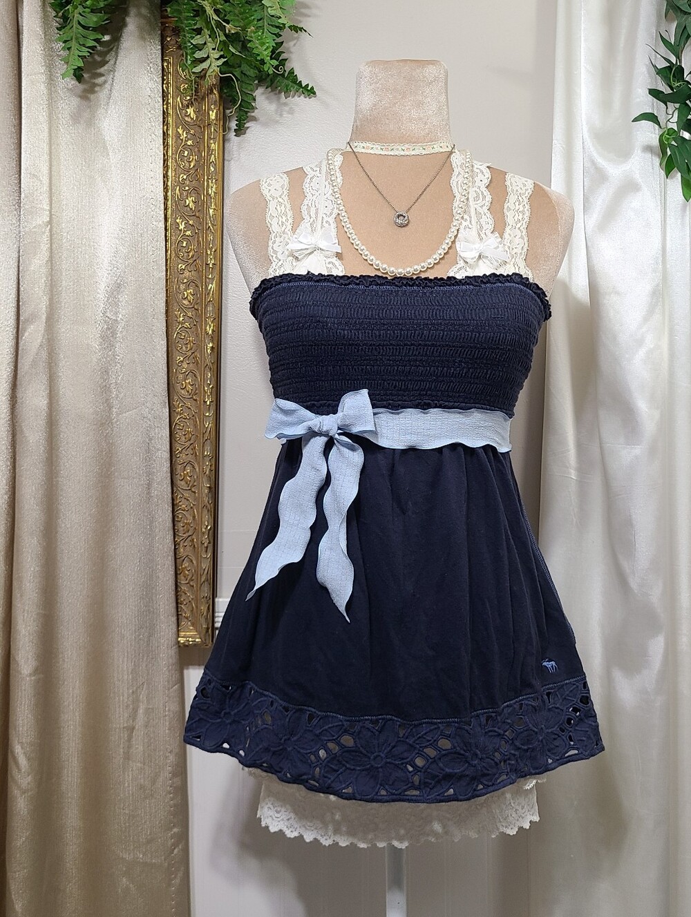 ♡ Y2K ♡ Abercrombie & Fitch Blue Smocked Waist Tie Babydoll Top Floral Lace Hem